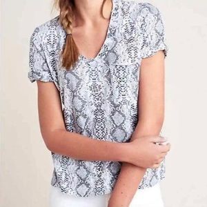 NWT Anthropologie t.la classic v-neck tee with rolled sleeves in red python